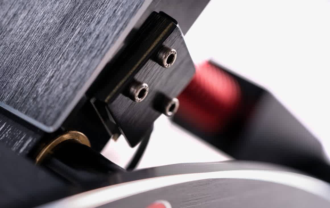 Contactless Hall sensors.